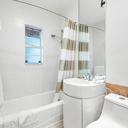 Delight And Cozy Apt Close To Las Olas & The Beach Fort Lauderdale Exterior photo